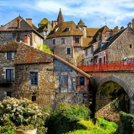 Studio Carmen Le Petit Chateau Dans La Cour Du Prieure