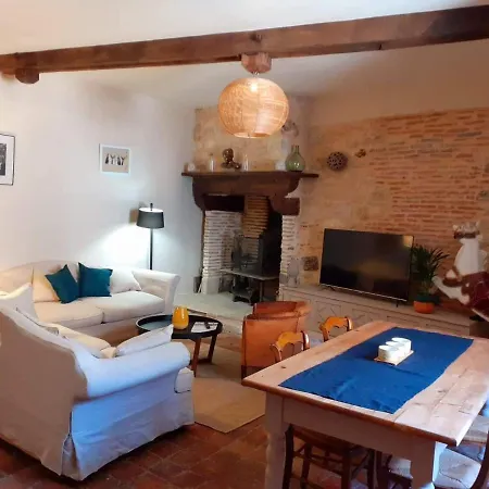 Studio Carmen Le Petit Chateau Dans La Cour Du Prieure 公寓 *